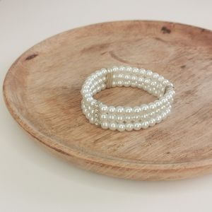 Pearl bracelet